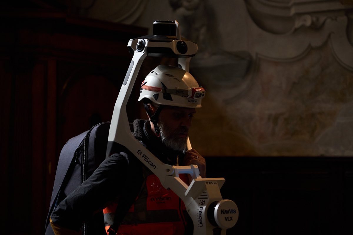 Rilievo degli interni con sistema di scansione indossabile